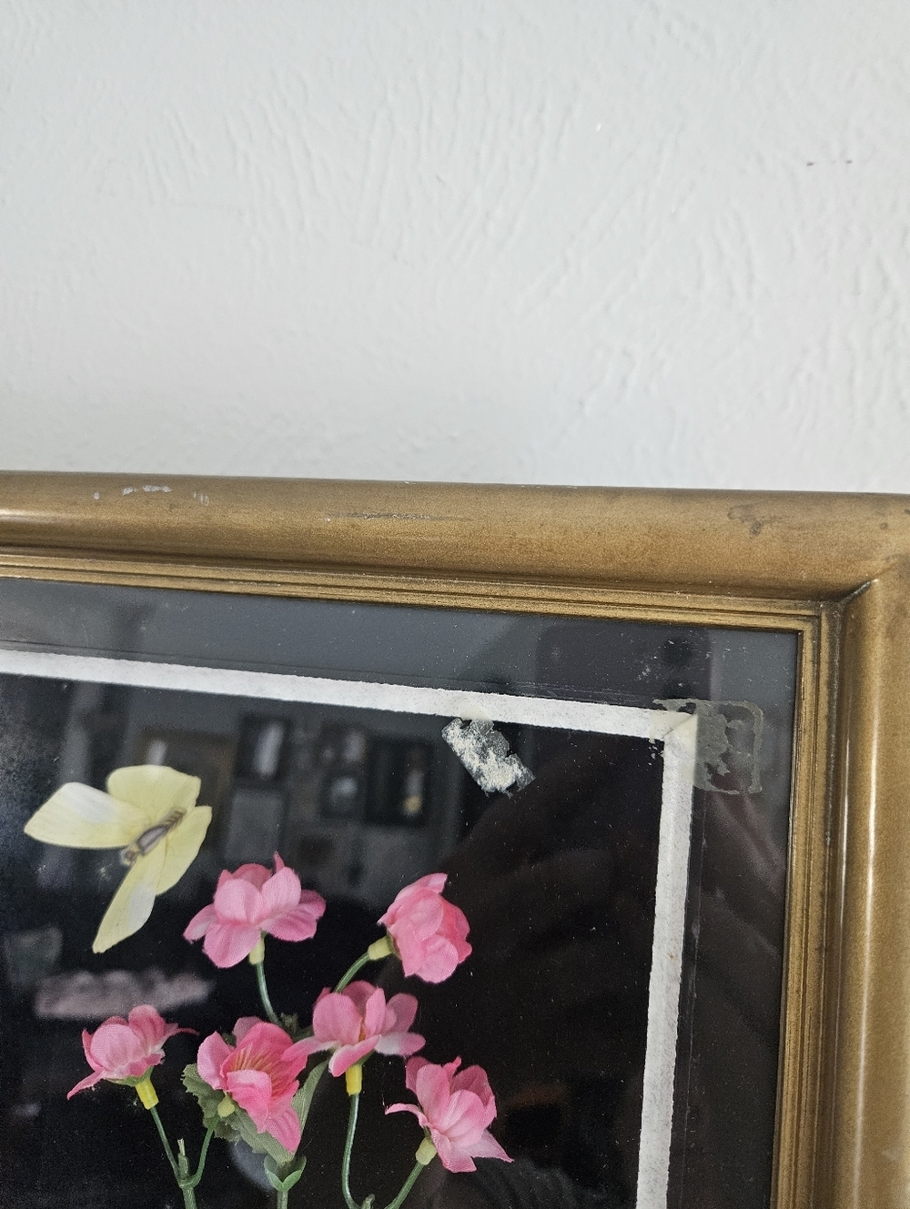 Vintage Silk Floral And Butterfly Framed Shadowbox Display Case Art - Picture 11 of 11